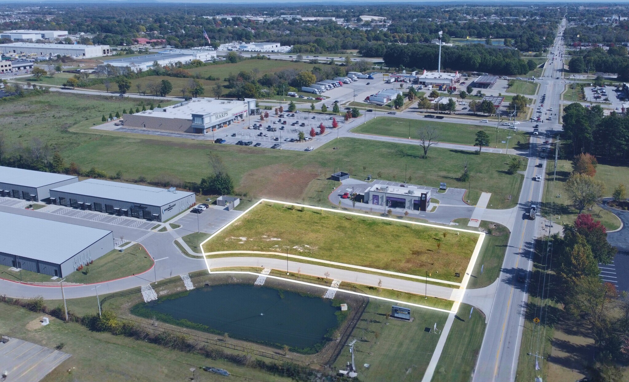 W Monroe Ave, Lowell, AR à vendre Photo principale– Image 1 sur 9