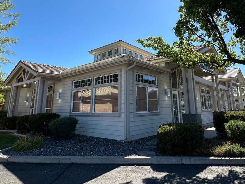3590 W Plumb Ln, Reno, NV à louer - Photo de l’immeuble – Image 2 sur 12