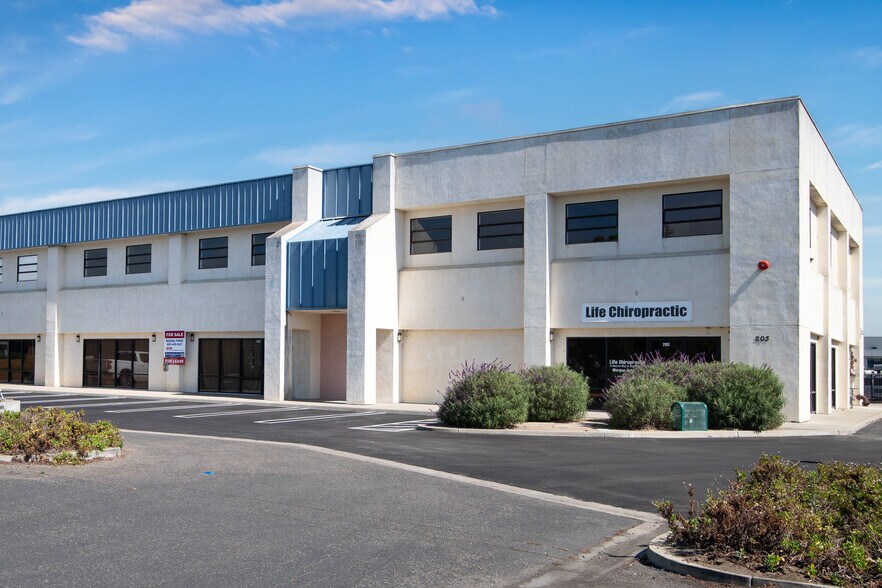 203-205 W Central Ave, Lompoc, CA à vendre - Photo de l’immeuble – Image 2 sur 27