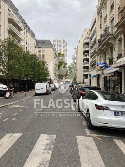 Local commercial dans Paris à louer - Photo de l’immeuble – Image 3 sur 4