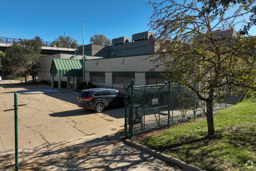 120 N Broadway St, Akron, OH à vendre - Photo principale – Image 1 sur 4