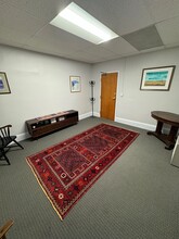 47-61 Langley Rd, Newton, MA à louer Photo intérieure– Image 1 sur 6