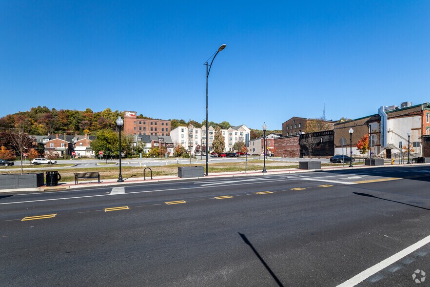 119 E Lincoln Hwy, Coatesville, PA à louer - Photo de l’immeuble – Image 3 sur 5