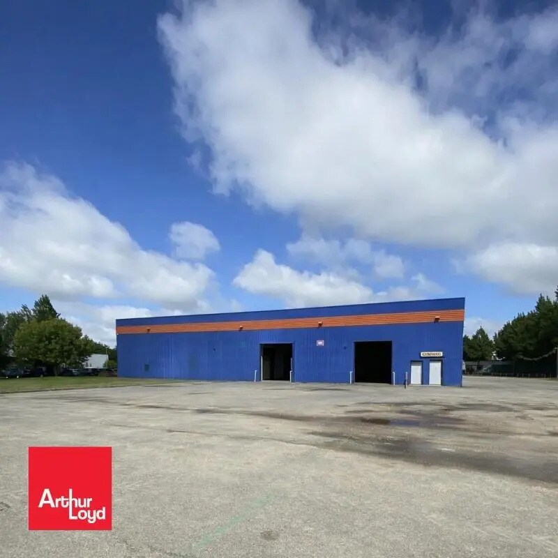 Local d’activités dans Mignières à louer Photo de l’immeuble– Image 1 sur 6