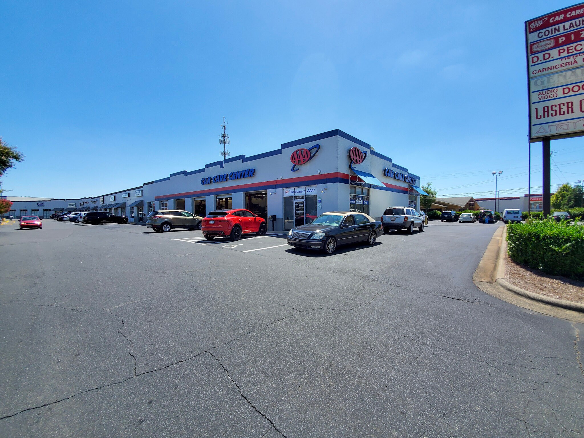 10403 Park Rd, Charlotte, NC à louer Photo principale– Image 1 sur 10