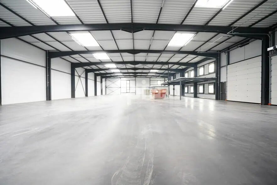 Local d'activités dans Villefranche-sur-Saône à vendre - Photo de l’immeuble – Image 1 sur 8