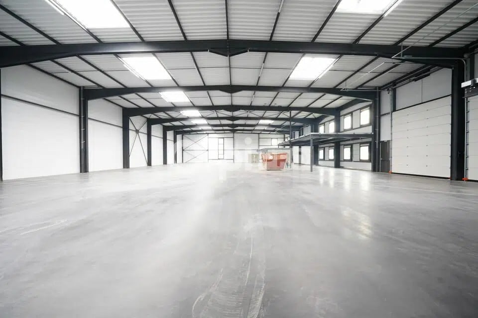 Local d'activités dans Villefranche-sur-Saône à vendre Photo de l’immeuble– Image 1 sur 9