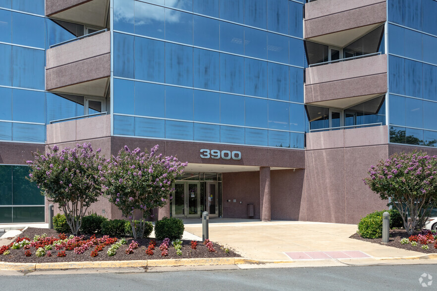 3900 Jermantown Rd, Fairfax, VA à louer - Photo de l’immeuble – Image 2 sur 3