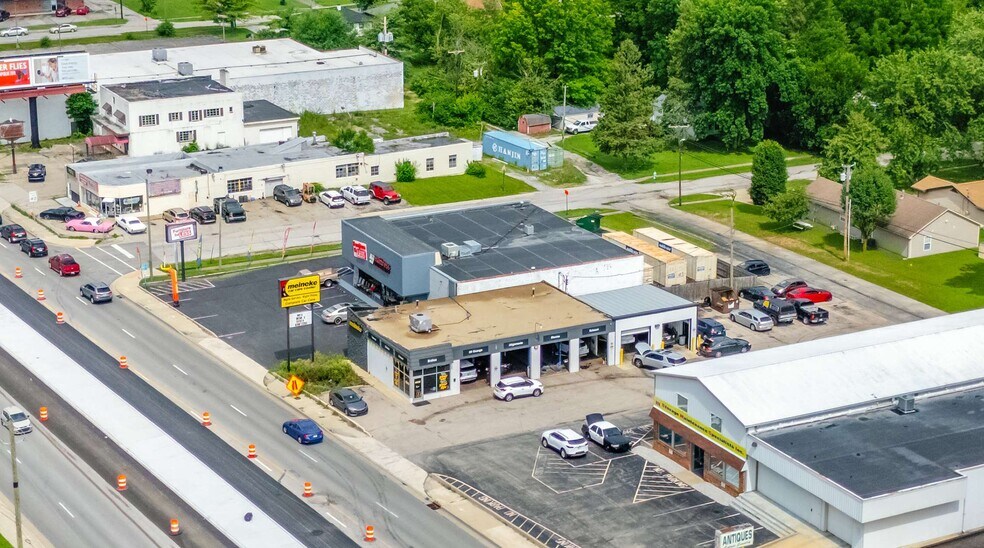 8410 E Washington St, Indianapolis, IN à vendre - Photo de l’immeuble – Image 2 sur 5