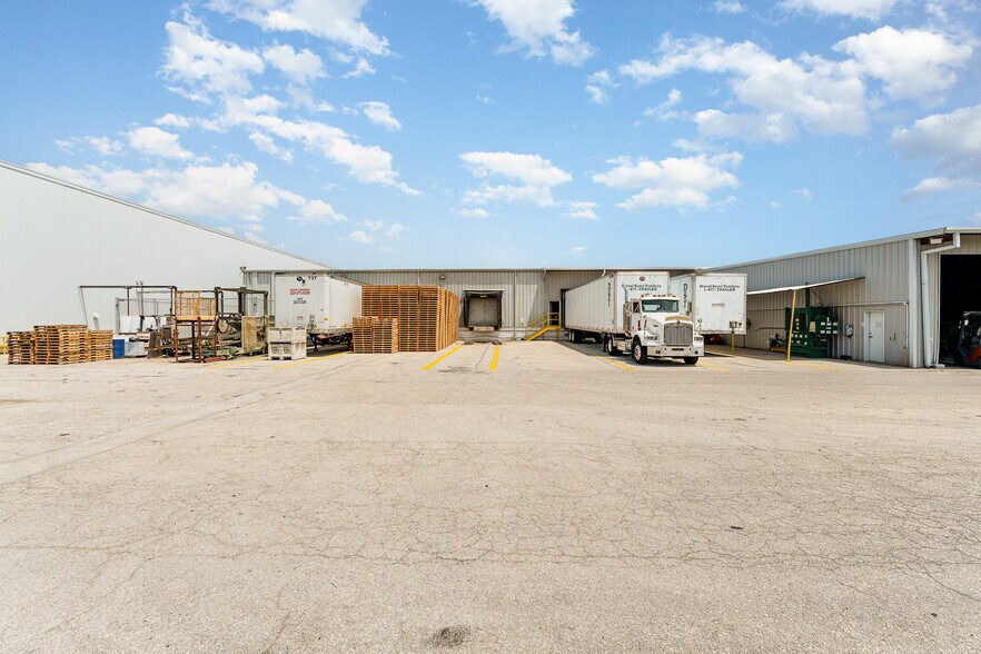 2105 S Dock St, Palmetto, FL à vendre - Photo de l’immeuble – Image 2 sur 46