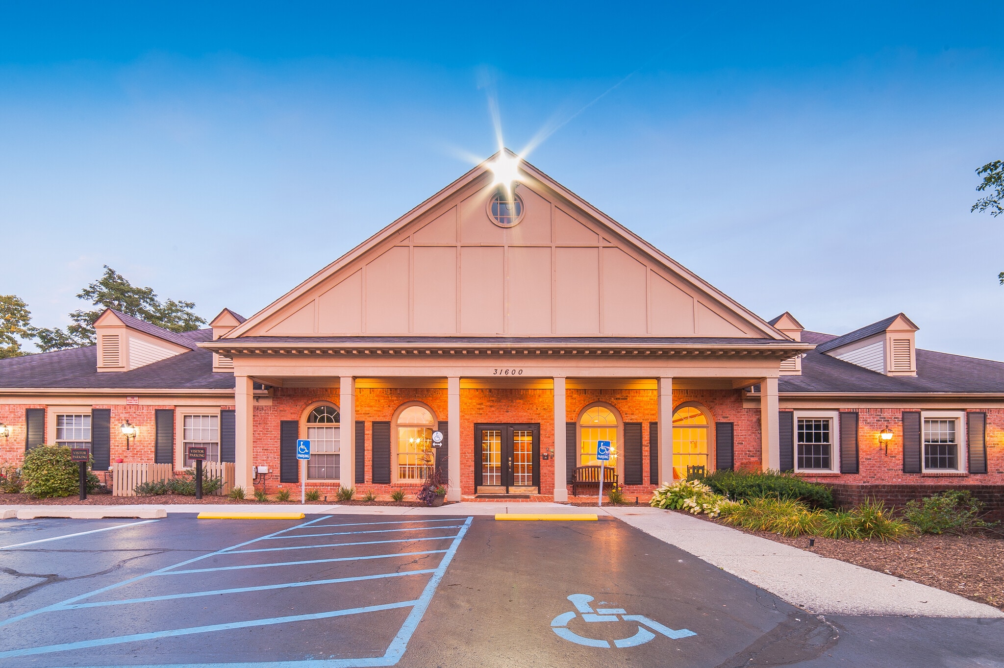 31600 Telegraph Rd, Bingham Farms, MI à louer Photo principale– Image 1 sur 5