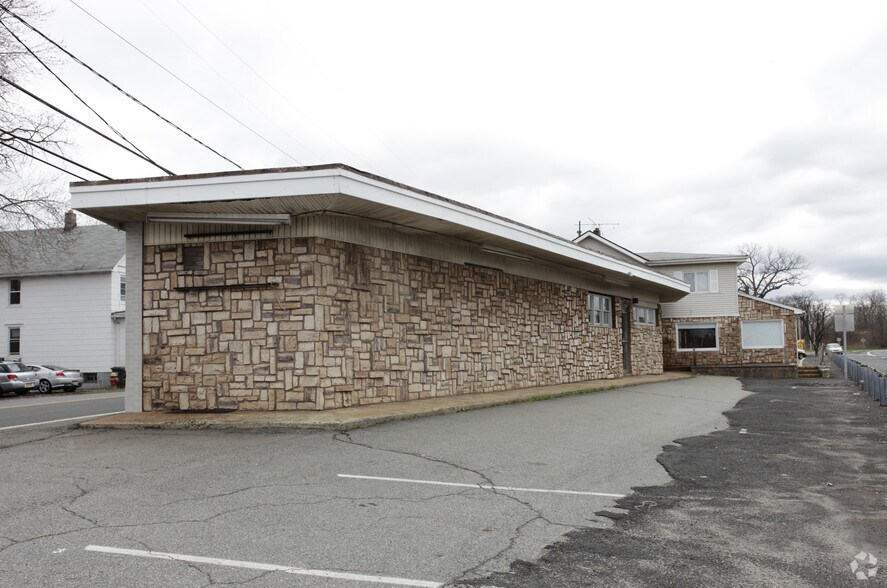 65 Old Matawan Rd, Old Bridge, NJ à vendre - Photo de l’immeuble – Image 3 sur 6