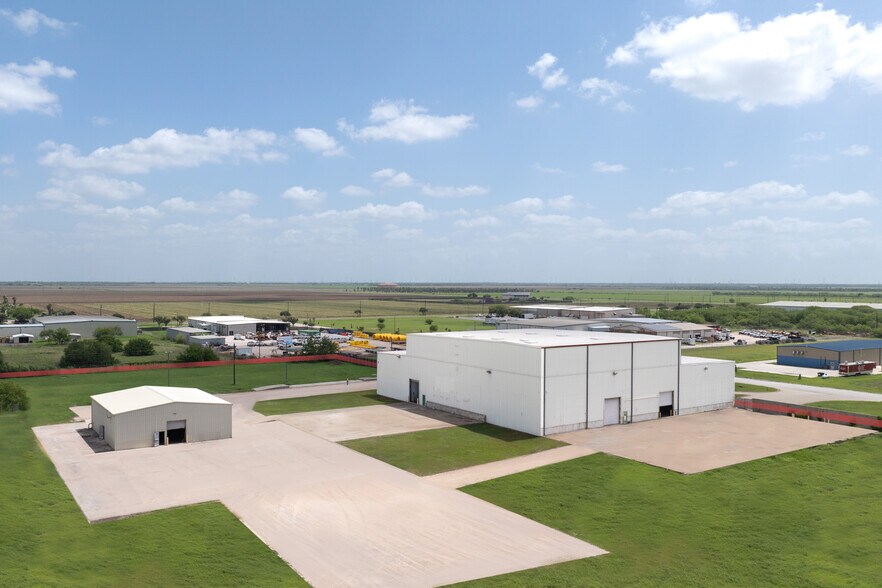 1309 Industrial Way, Harlingen, TX à louer - Photo de l’immeuble – Image 3 sur 19