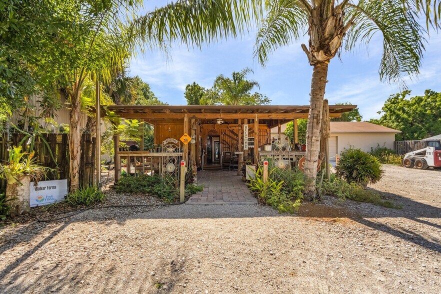17131 Slater Rd, North Fort Myers, FL à vendre - Photo de l’immeuble – Image 2 sur 42