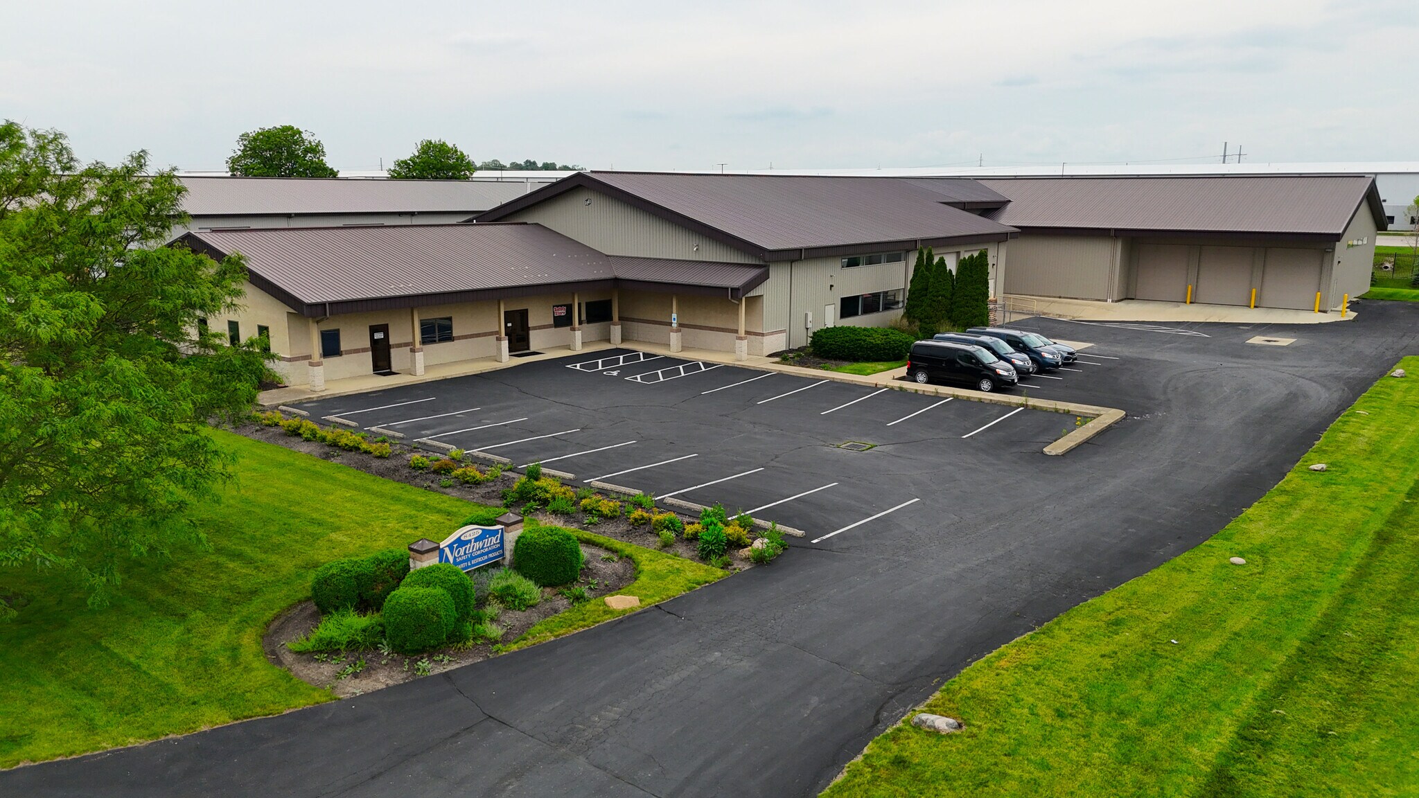 8425 Rausch Dr, Plain City, OH à vendre Photo de l’immeuble– Image 1 sur 31