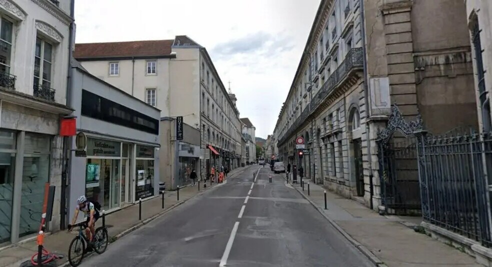 Local commercial dans Besançon à vendre - Photo de l’immeuble – Image 1 sur 4
