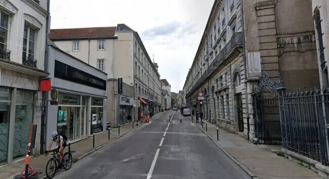 Plus de détails pour Local commercial à vendre