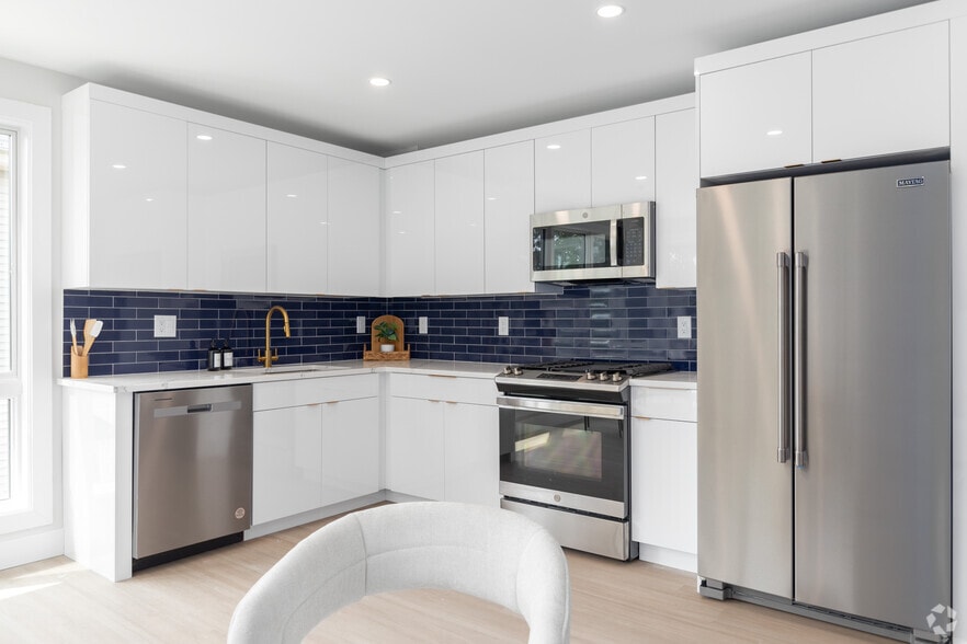 27 3rd Ave, Long Branch, NJ à louer - Photo intérieure – Image 2 sur 29