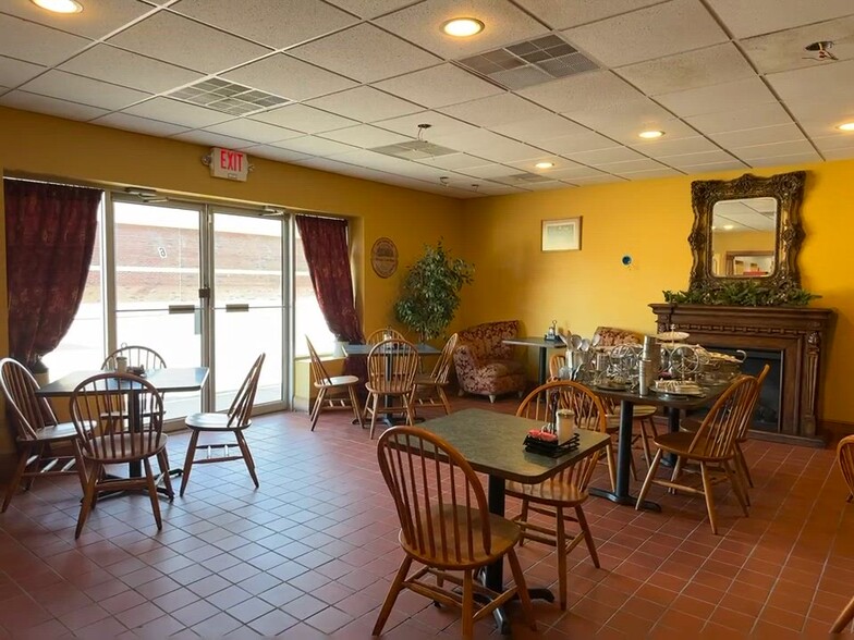 194 Main St, Amesbury, MA à vendre - Vidéo sur l’annonce professionnelle – Image 2 sur 32