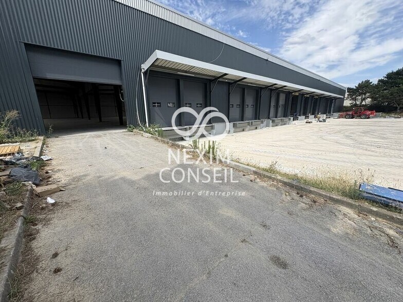 Industriel/Logistique dans Goussainville à louer - Photo de l’immeuble – Image 2 sur 8