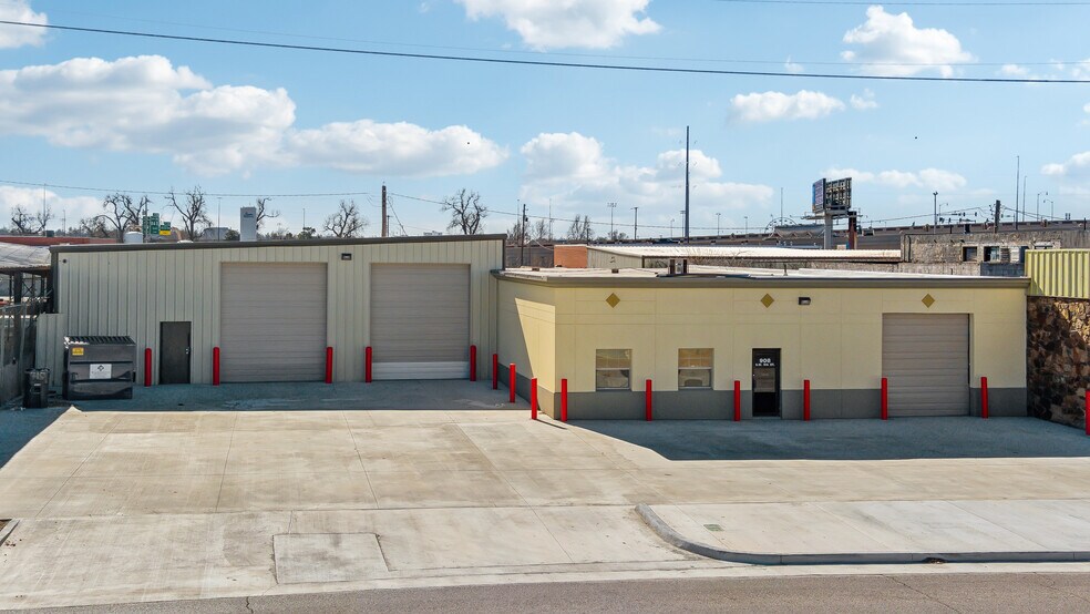 908 SW 5th St, Oklahoma City, OK à louer - Photo de l’immeuble – Image 1 sur 10