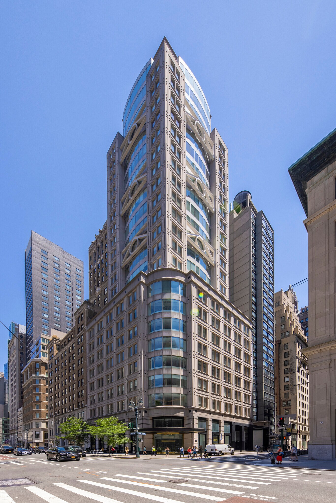 461 Fifth Ave, New York, NY à louer Photo de l’immeuble– Image 1 sur 9
