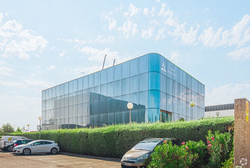 Bureau dans Pozuelo de Alarcón, Madrid à vendre - Photo de l’immeuble – Image 2 sur 4