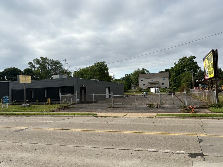 484 Auburn Ave, Pontiac, MI à louer - Photo de l’immeuble – Image 3 sur 9