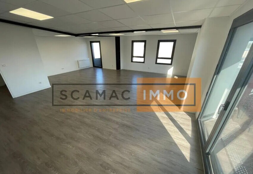 Bureau dans LAGNY-SUR-MARNE à louer - Photo de l’immeuble – Image 2 sur 6
