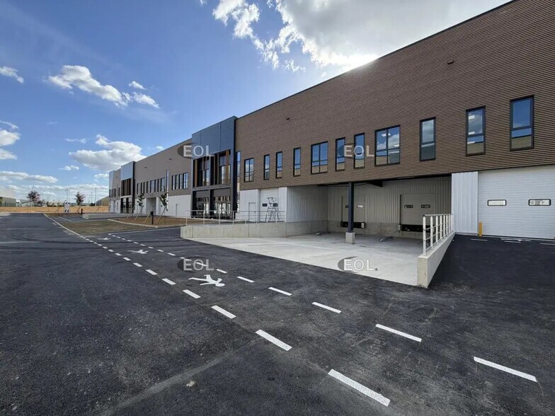 Local d’activités dans Wissous à louer - Photo de l’immeuble – Image 1 sur 3