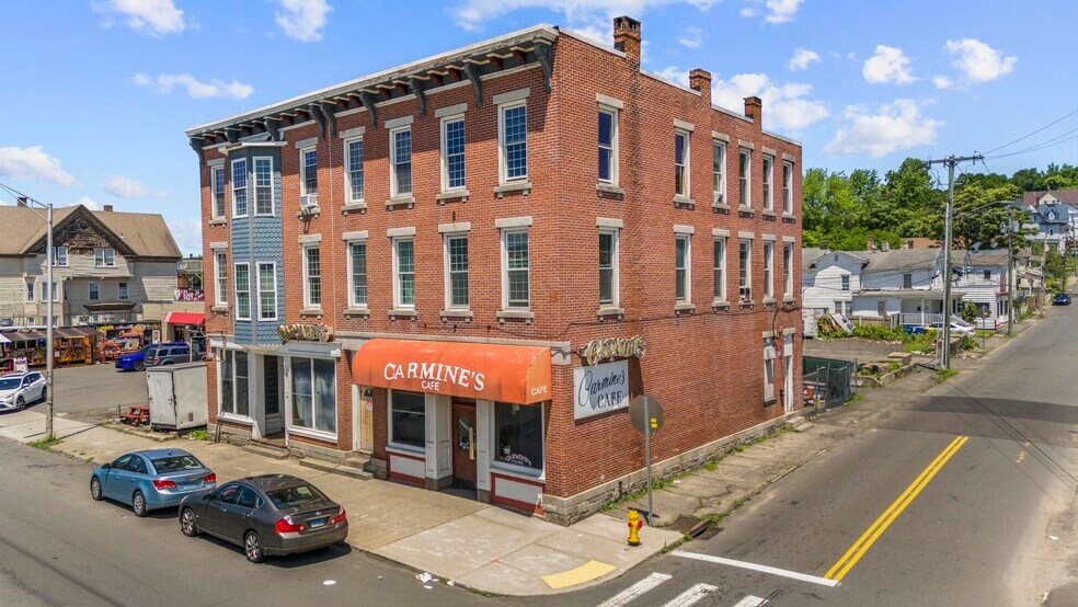 473-477 E Main St, Waterbury, CT à vendre - Photo de l’immeuble – Image 2 sur 8