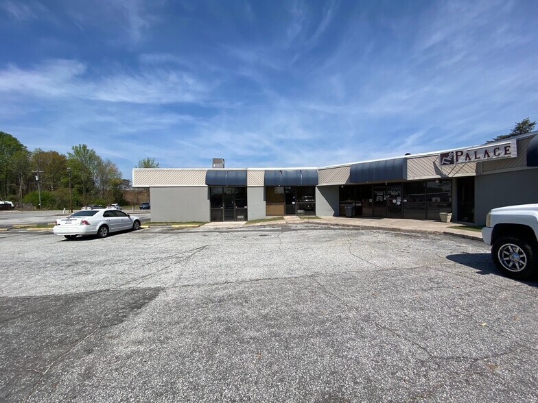 52-58 Airview Dr, Greenville, SC à louer - Photo principale – Image 2 sur 6