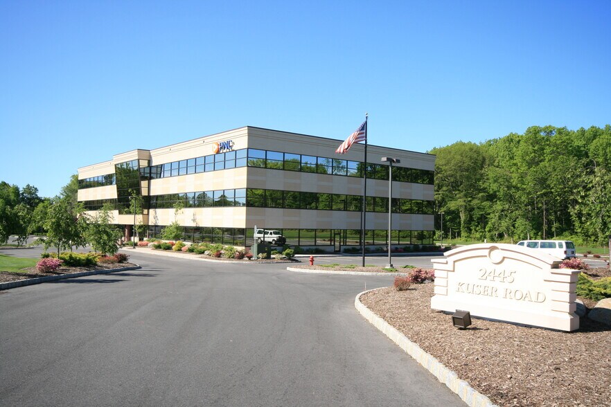 2445 Kuser Rd, Hamilton, NJ à louer - Photo de l’immeuble – Image 1 sur 39