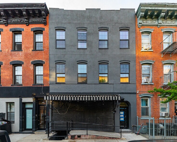 197 Meserole St, Brooklyn, NY à louer - Photo de l’immeuble – Image 2 sur 6