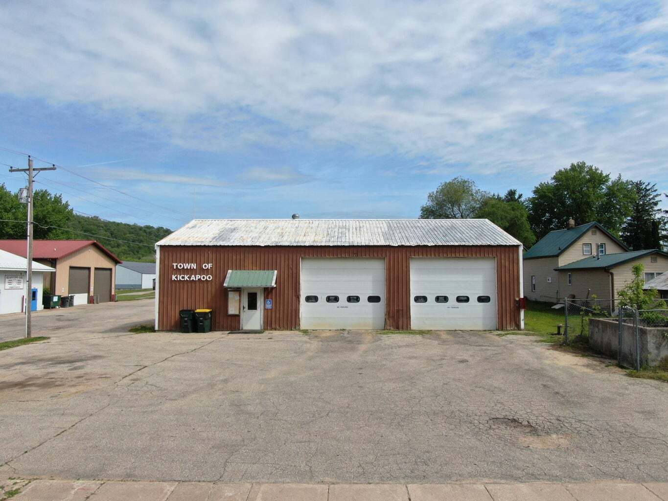 120 W Charles St, Readstown, WI à vendre Photo de l’immeuble– Image 1 sur 27