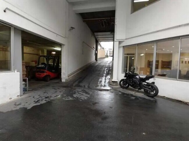 Plus de détails pour 23 Rue Pierre Curie, Courbevoie - Logement à vendre