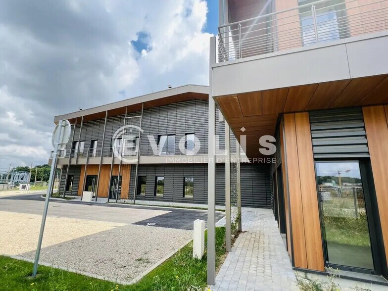Bureau dans Coupvray à louer - Photo de l’immeuble – Image 1 sur 11