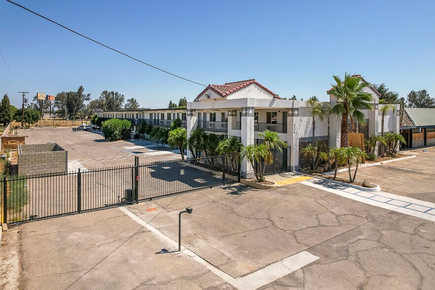 4278 W Ashlan Ave, Fresno, CA à vendre - Photo de l’immeuble – Image 3 sur 23