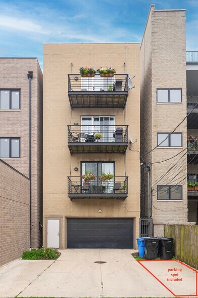 2716 N Ashland Ave, Chicago, IL à vendre - Photo de l’immeuble – Image 2 sur 12