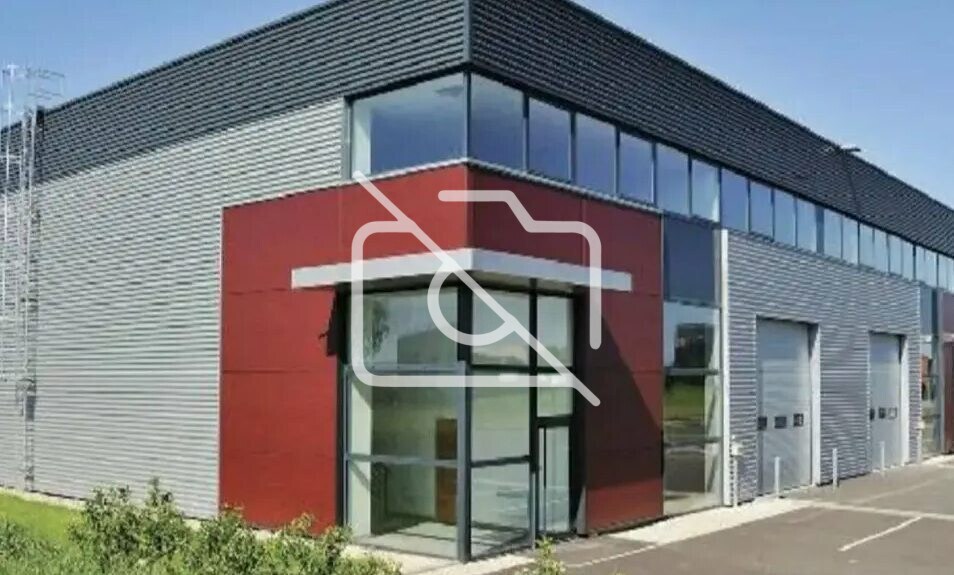 Industriel/Logistique dans Élancourt à louer Photo de l’immeuble– Image 1 sur 2