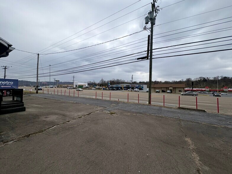 1400 E Stone Dr, Kingsport, TN à vendre - Photo de l’immeuble – Image 2 sur 10
