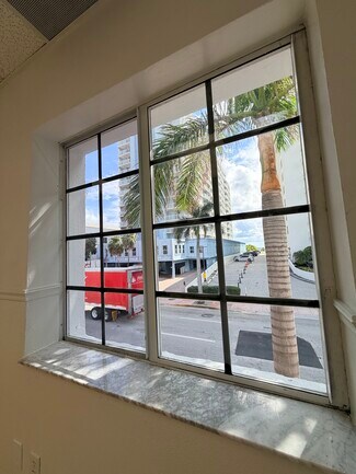 Plus de détails pour 6950 Collins Ave, Miami Beach, FL - Bureau à louer