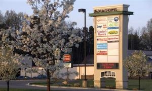 3330 Stadium Dr, Kalamazoo, MI à louer - Photo de l’immeuble – Image 3 sur 8