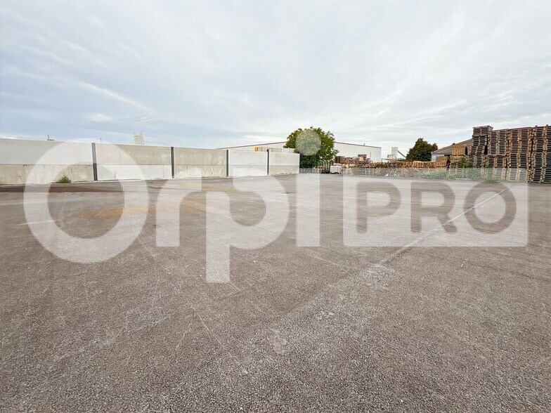 Industriel/Logistique dans Saint-Laurent-Blangy à louer - Photo de l’immeuble – Image 3 sur 13