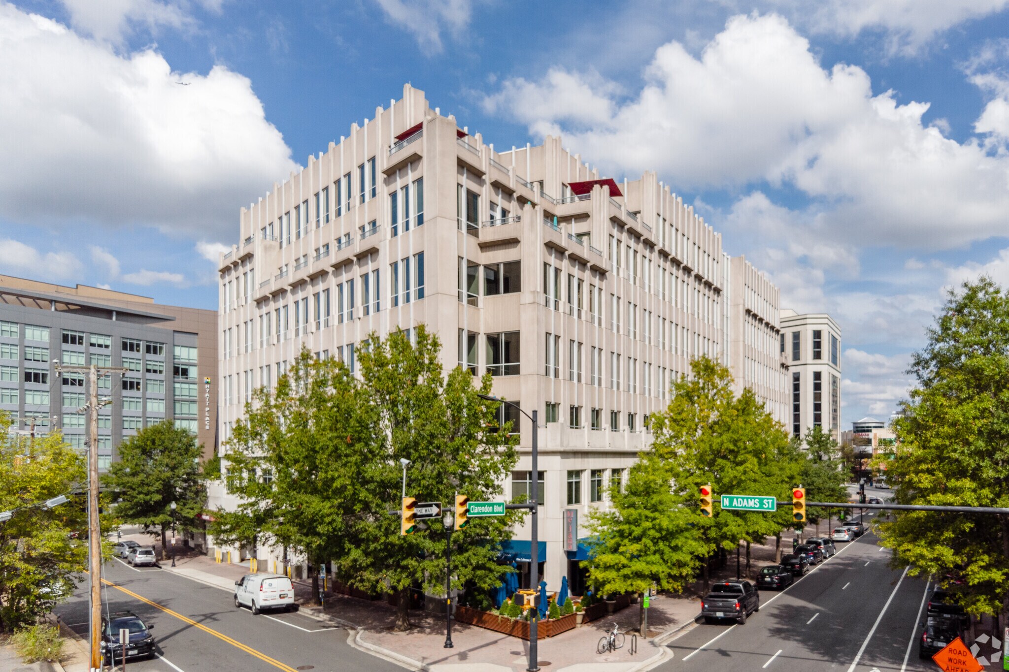 2300 Wilson Blvd, Arlington, VA à louer Photo de l’immeuble– Image 1 sur 19