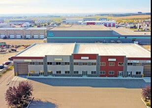 70 Queensgate Cres, Red Deer, AB à louer Photo intérieure– Image 2 sur 8