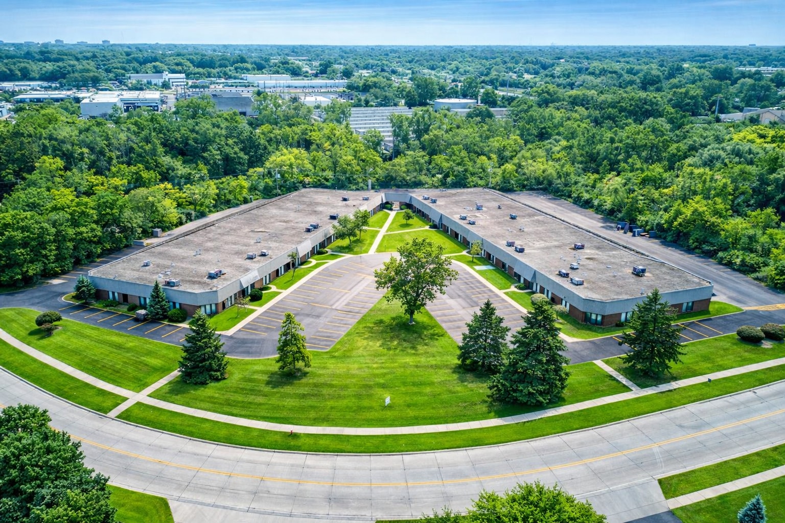 20978-21084 Bridge St, Southfield, MI à louer Photo principale– Image 1 sur 5