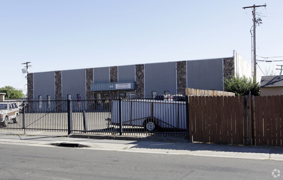 1600 Kitchner Rd, Sacramento, CA à louer - Photo de l’immeuble – Image 3 sur 3