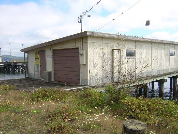 2250 N Bayshore Dr, Coos Bay, OR à vendre - Photo de l’immeuble – Image 2 sur 26