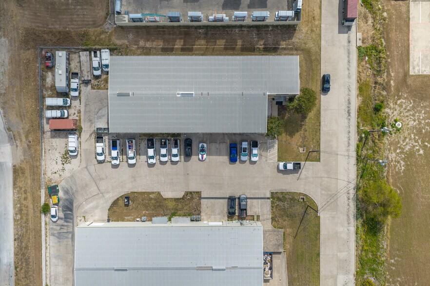 13405 Immanuel Rd, Pflugerville, TX à louer - Photo de l’immeuble – Image 2 sur 13